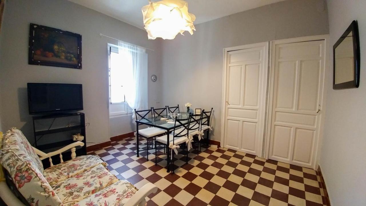 Apartamento Plaza De Dona Elvira 8 Seville Exterior photo